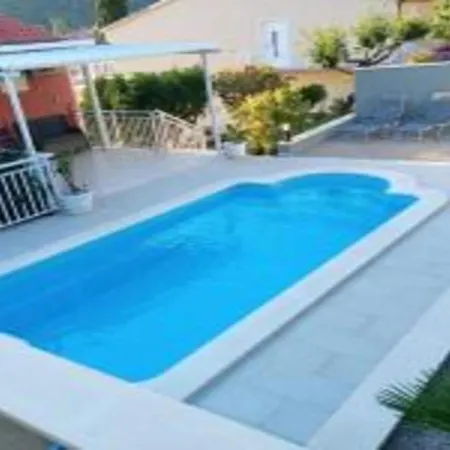 Bleu - One Bedroom With Balcony And View 1 Apartment