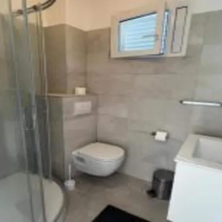 Apartment Bleu - One Bedroom With Balcony And View 1